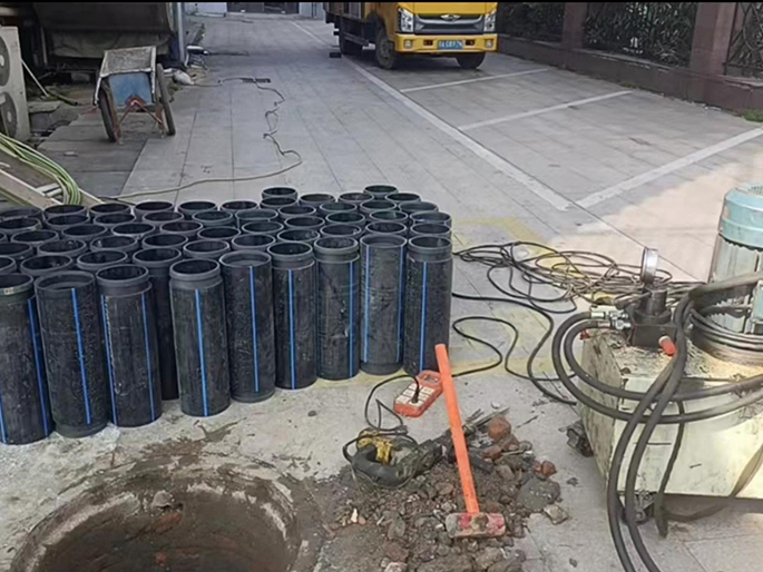 邹城PE置换管厂家 DN315置换管 非开挖管短管置换